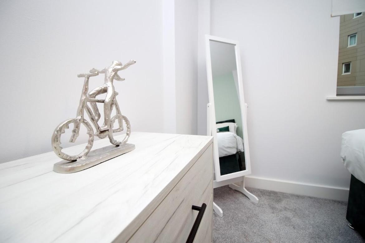 Hamilton Court 1Bedroom Apartment, Bright And Central Location With Balcony And Wi-Fi 布里斯托 外观 照片