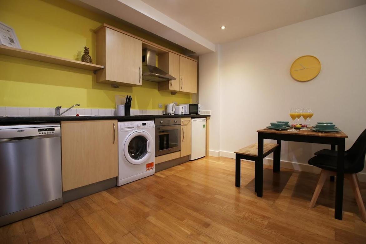 Bright 1Bedroom Apartment, Central Location With Balcony 布里斯托 外观 照片