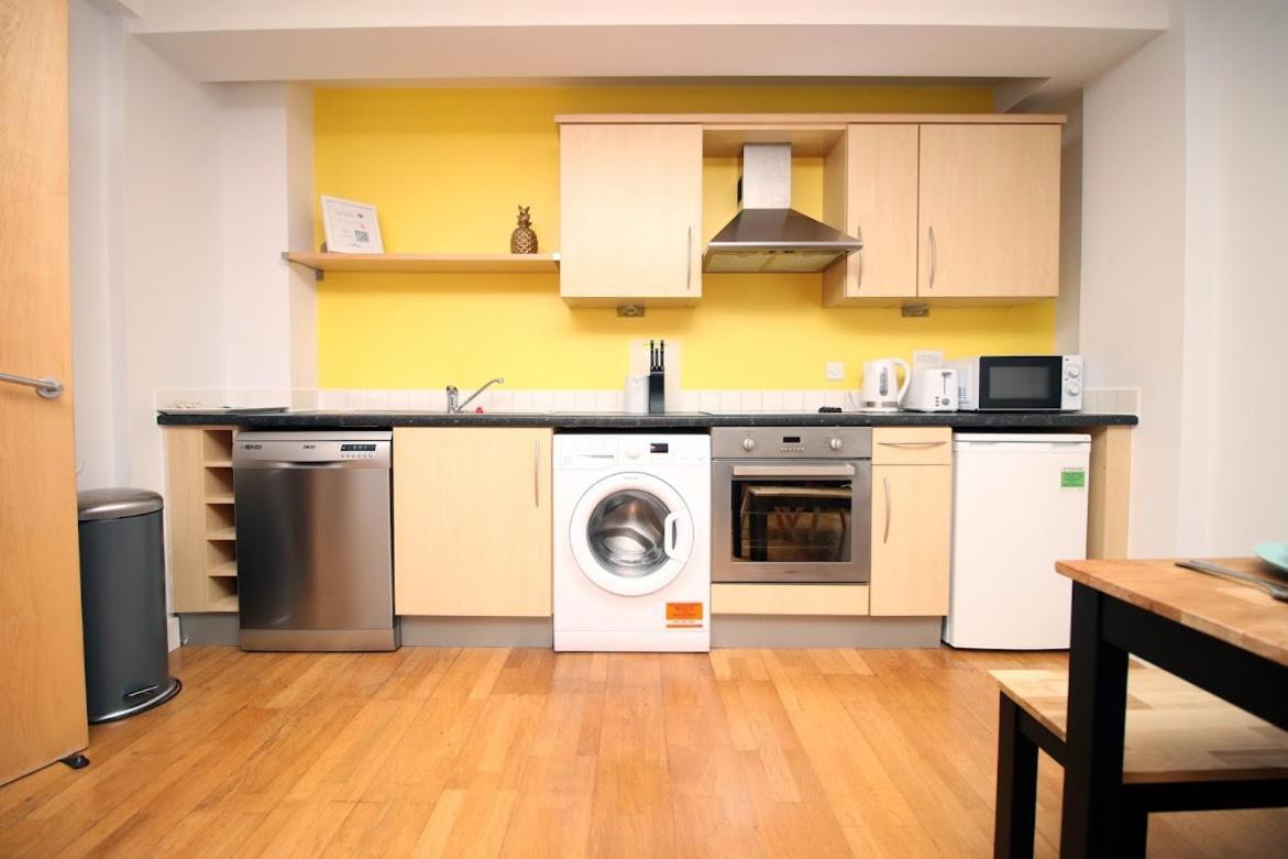 Bright 1Bedroom Apartment, Central Location With Balcony 布里斯托 外观 照片